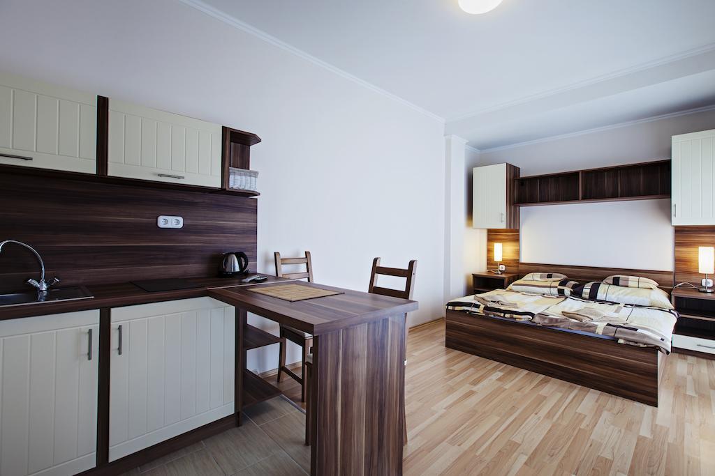 Kocsis Apartman Es Camping Mosonmagyaróvár 외부 사진